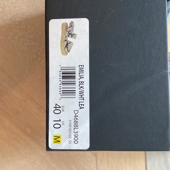 Vince platform python print 10m ladies sandals - brand new in box - Picture 4 of 5